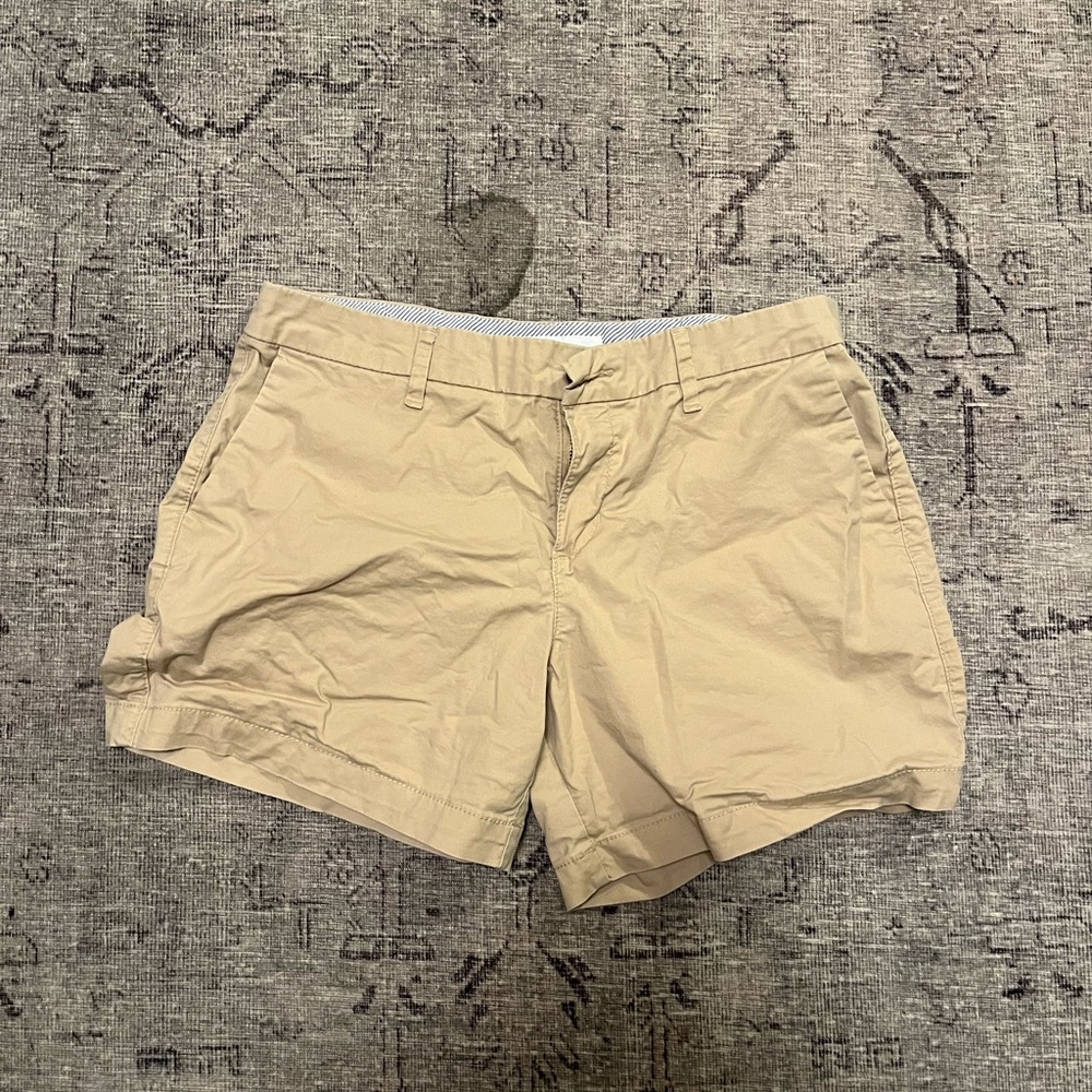 khaki old navy shorts